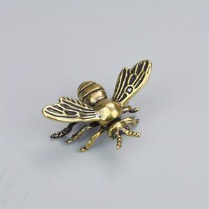 Brass Bee Collectible - NEW - 1.57 in L x 1.26 in W